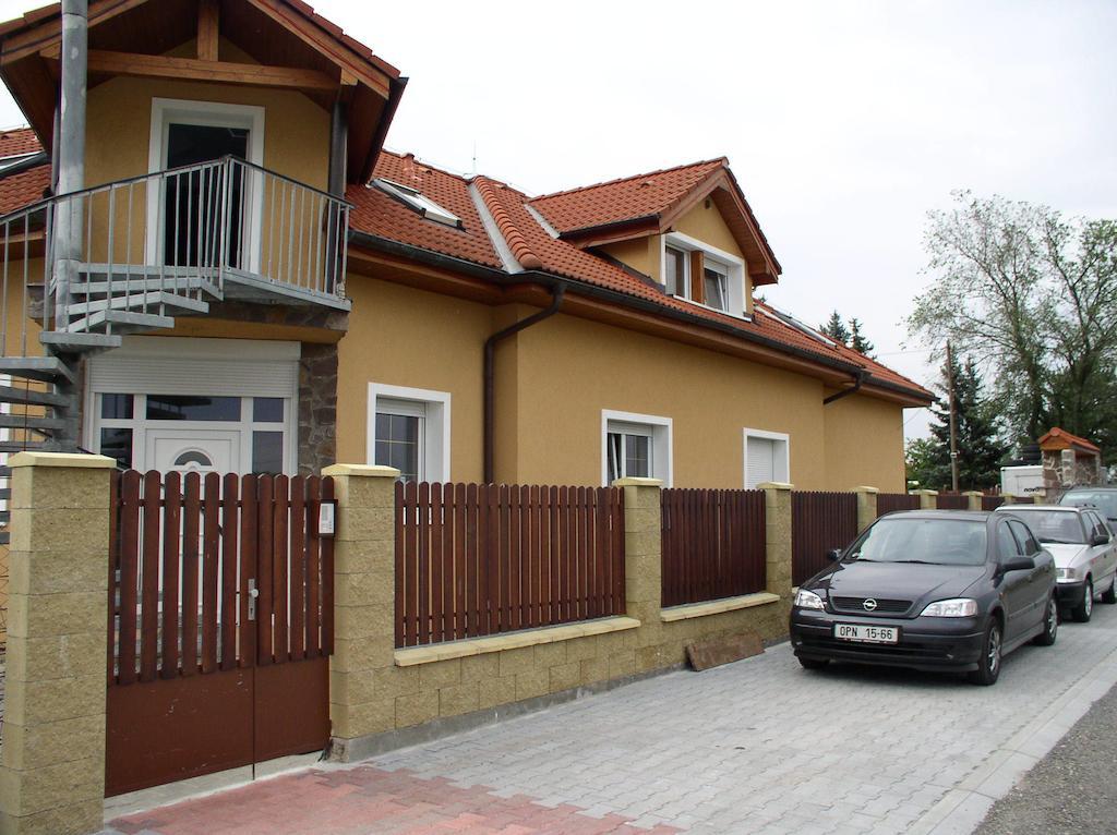 Penzion Rozkos Prŭhonice Ngoại thất bức ảnh